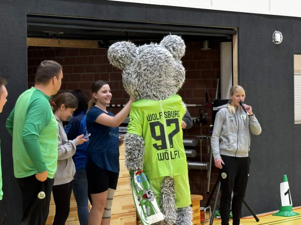 Fleißige Schüler der DBRS